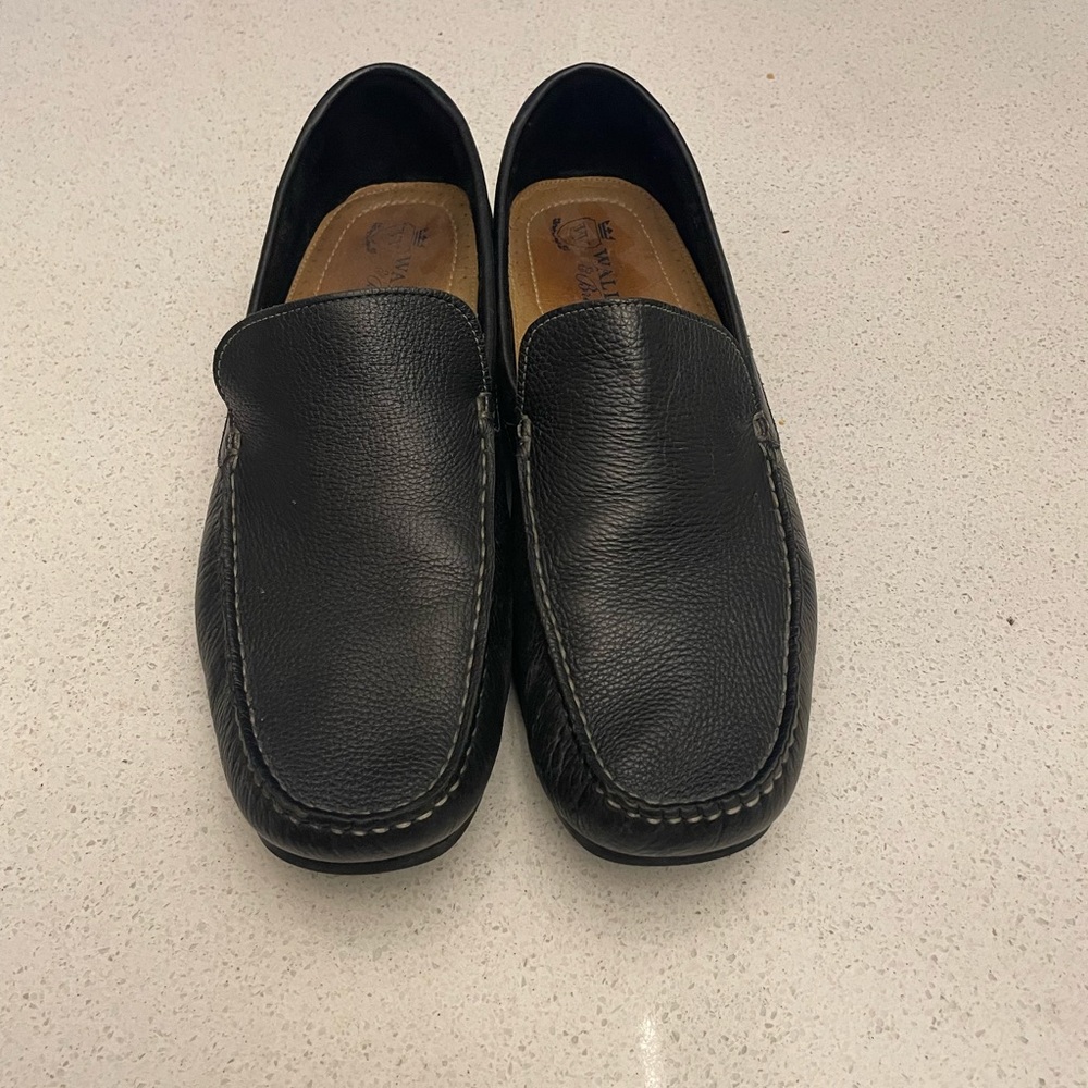 Dress shoes
